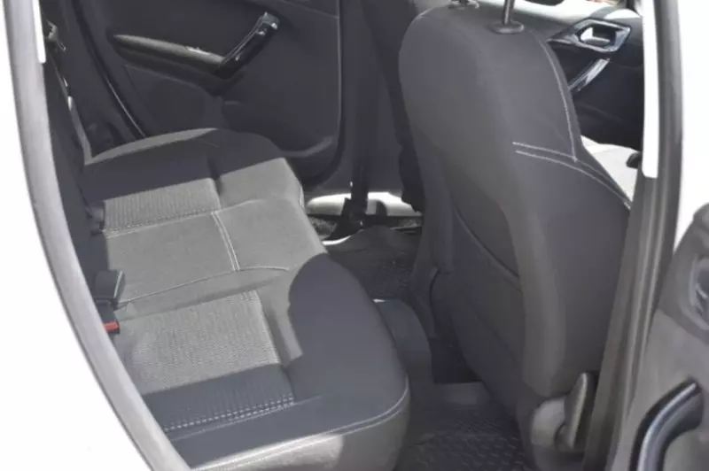 Peugeot 208   - 2017