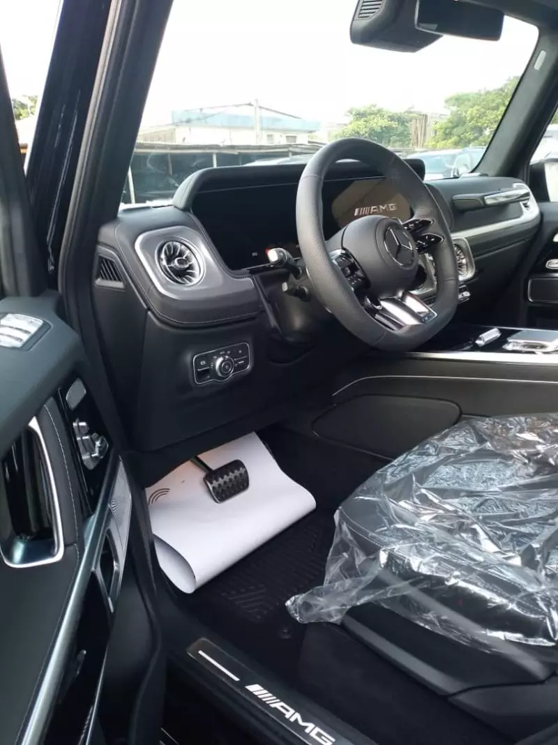 Mercedes-Benz G63 AMG   - 2025