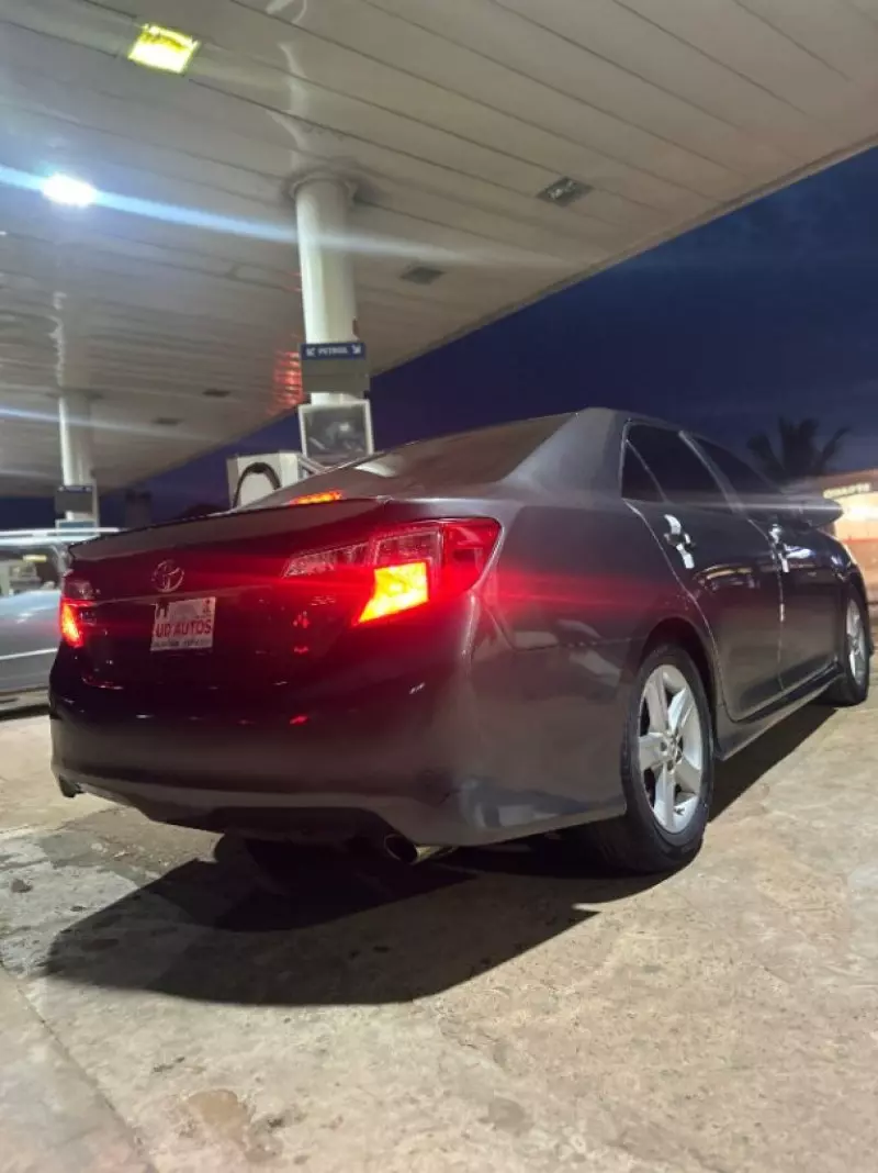 Toyota Camry   - 2013