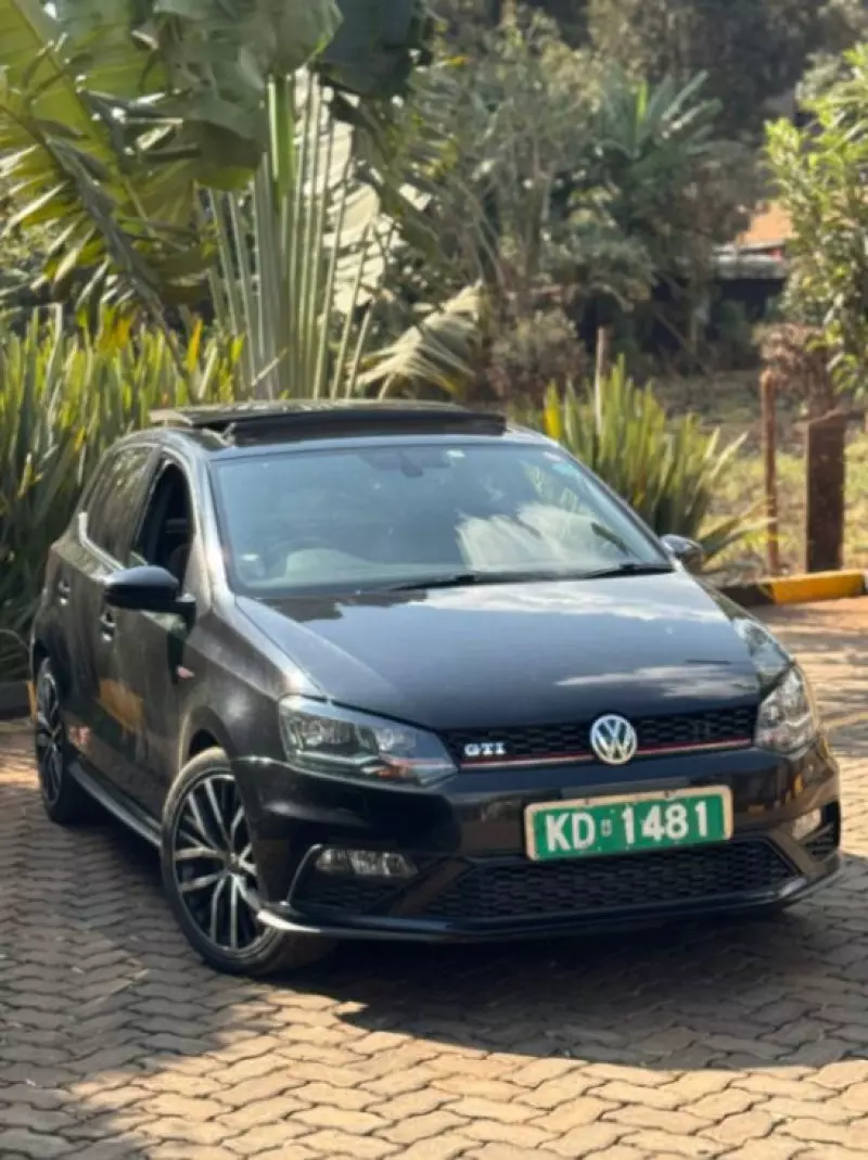 Volkswagen Polo   - 2017