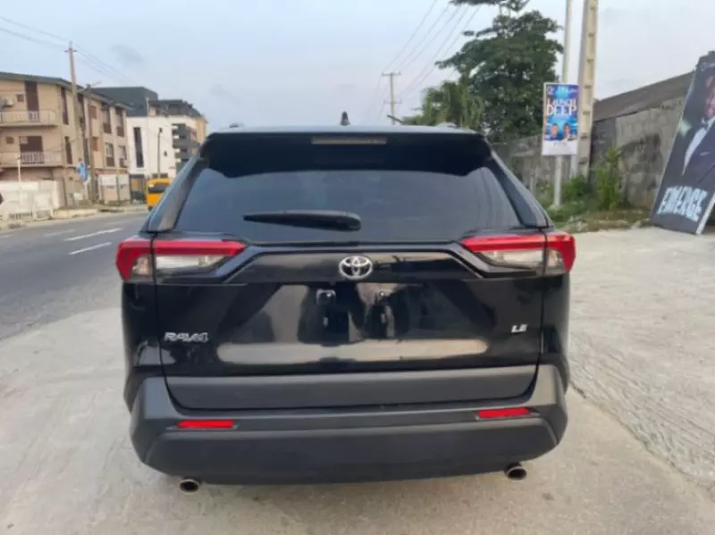 Toyota RAV 4   - 2019