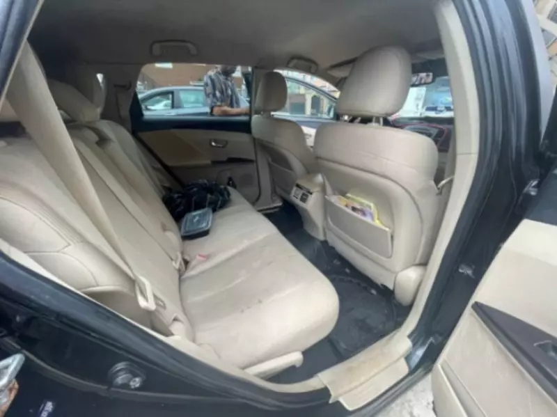 Toyota Venza   - 2012
