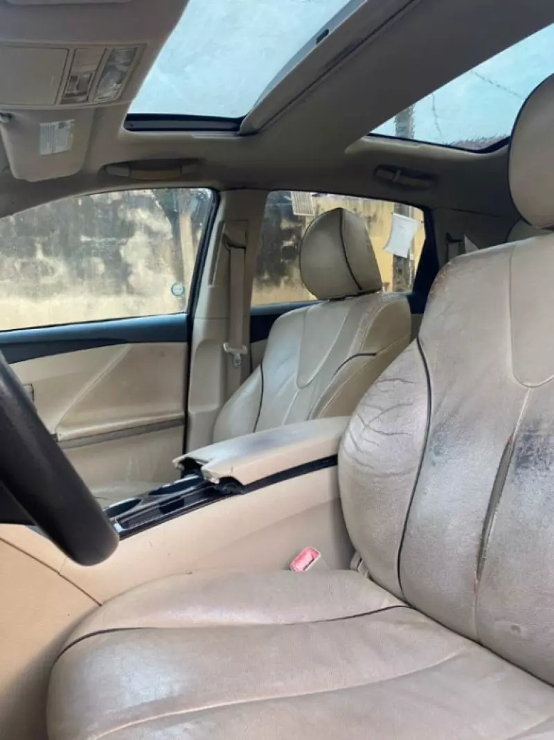 Toyota Venza   - 2011