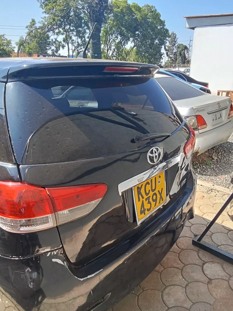 Toyota Wish   - 2012