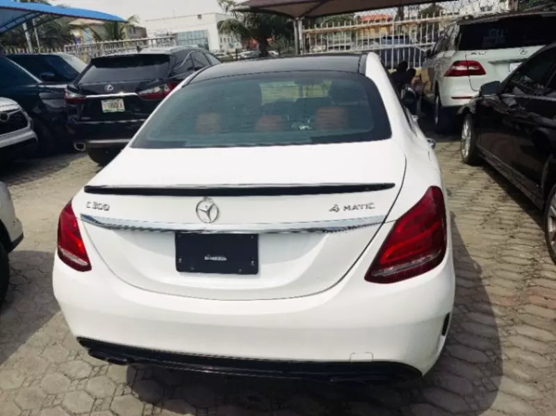 Mercedes-Benz C 300   - 2015