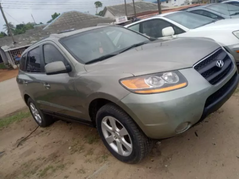 Hyundai Santa FE   - 2014