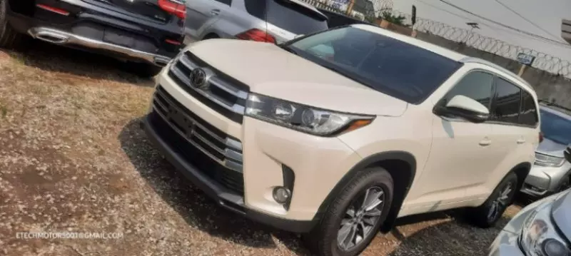Toyota Highlander   - 2019