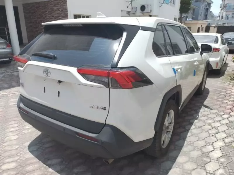 Toyota RAV 4   - 2020