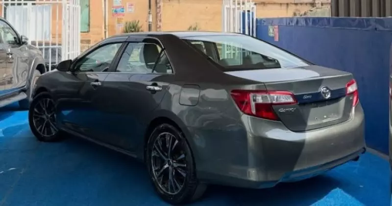 Toyota Camry   - 2013