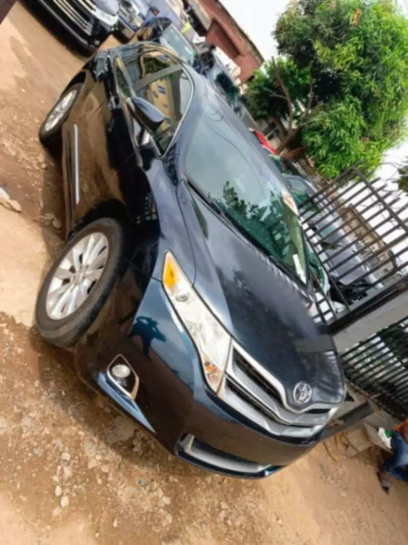 Toyota Venza   - 2013