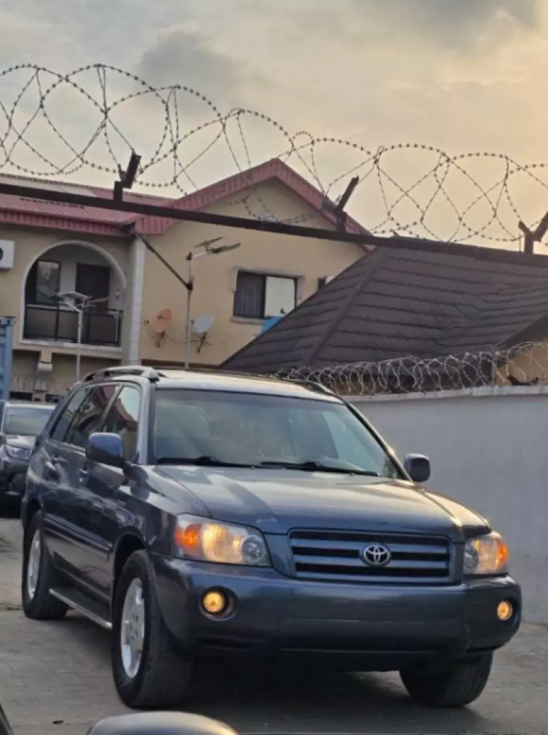 Toyota Highlander   - 2005