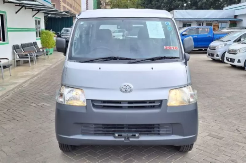 Toyota Town Ace   - 2018