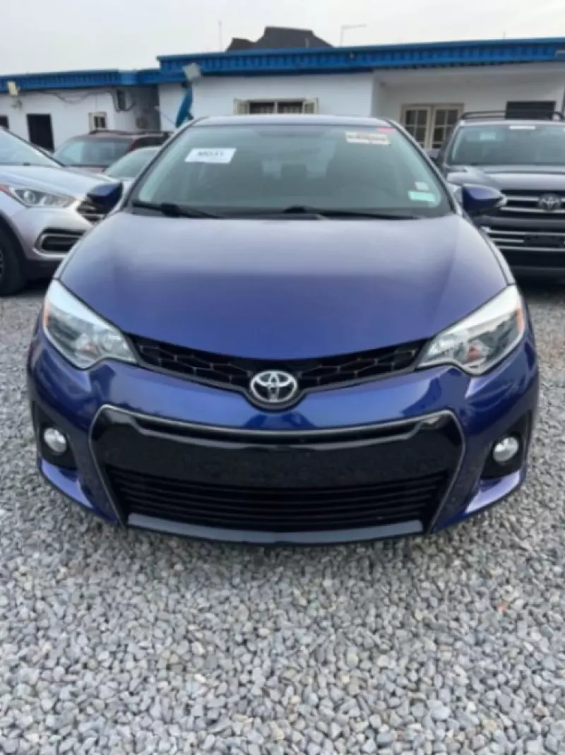 Toyota Corolla   - 2014