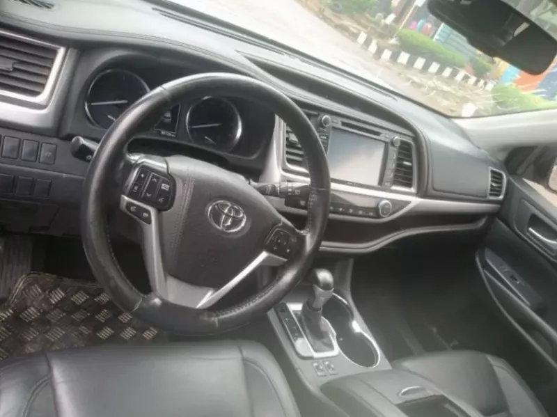 Toyota Highlander   - 2015