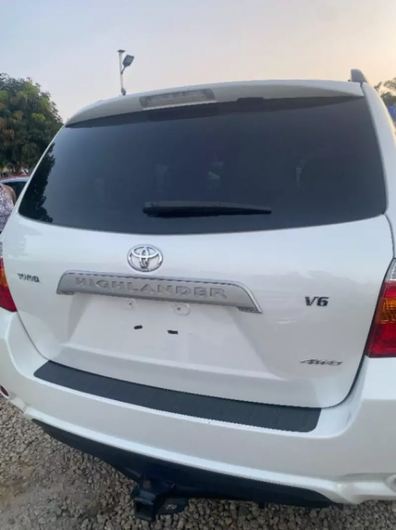 Toyota Highlander   - 2009