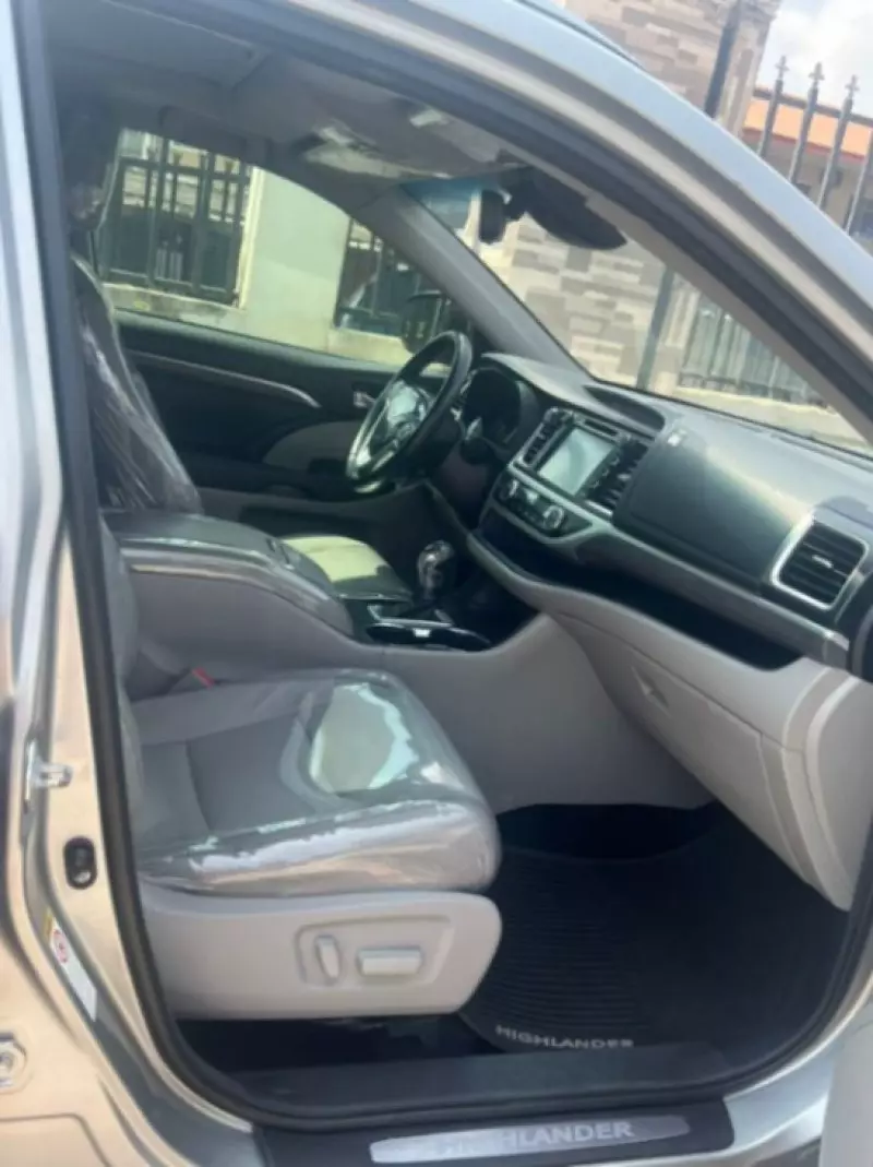 Toyota Highlander   - 2018