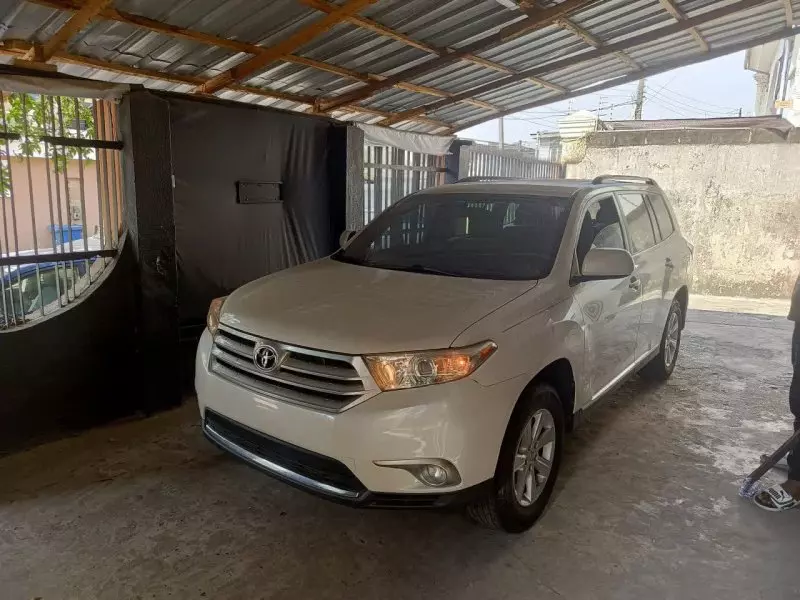 Toyota Highlander   - 2011