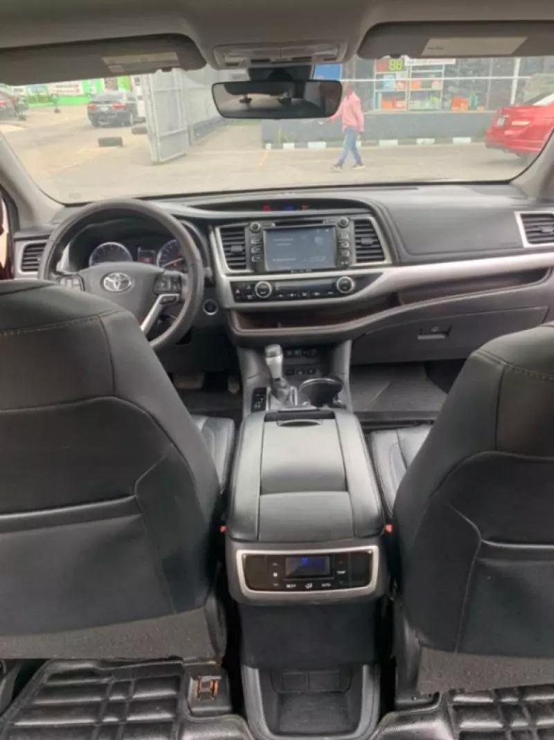 Toyota Highlander   - 2018