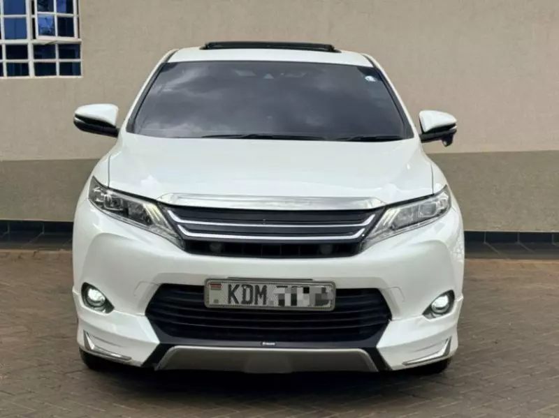 Toyota Harrier   - 2017