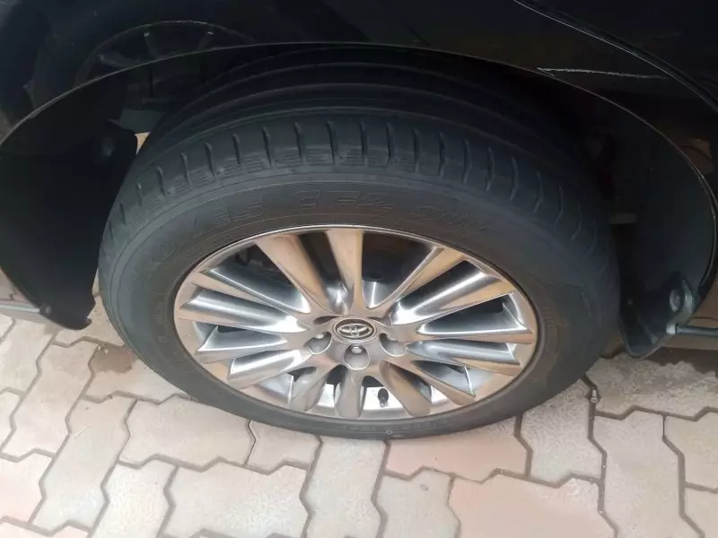 Toyota Harrier   - 2016