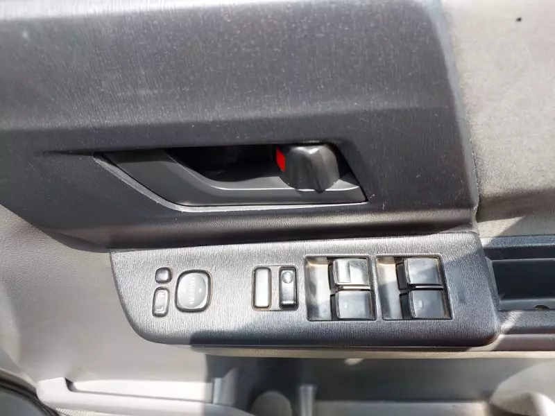 Toyota Noah   - 2008