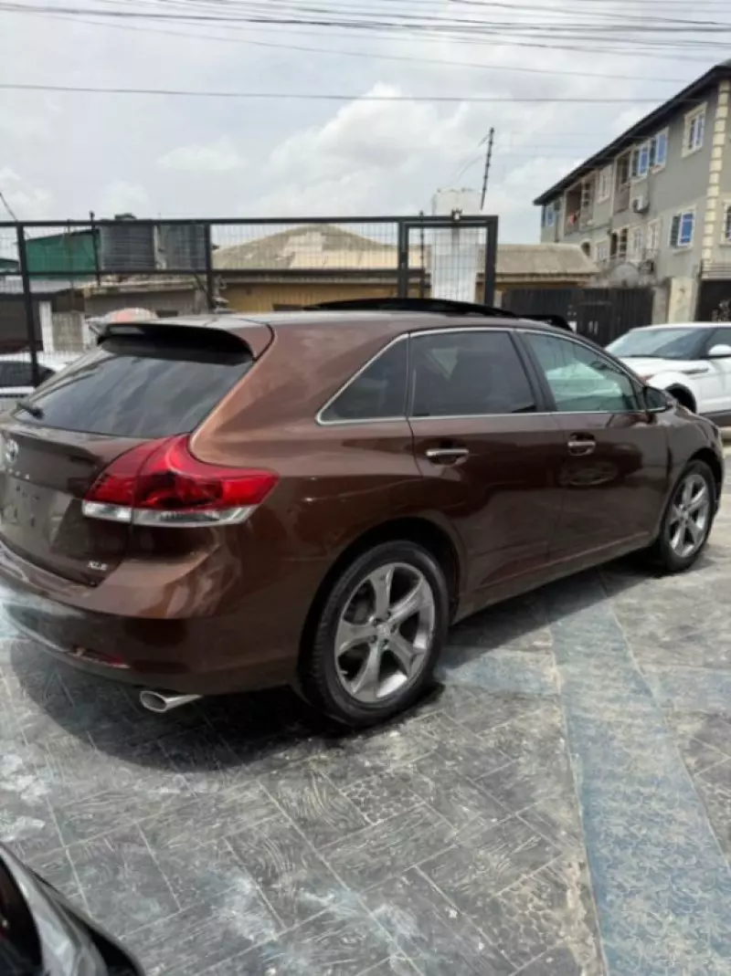 Toyota Venza   - 2014