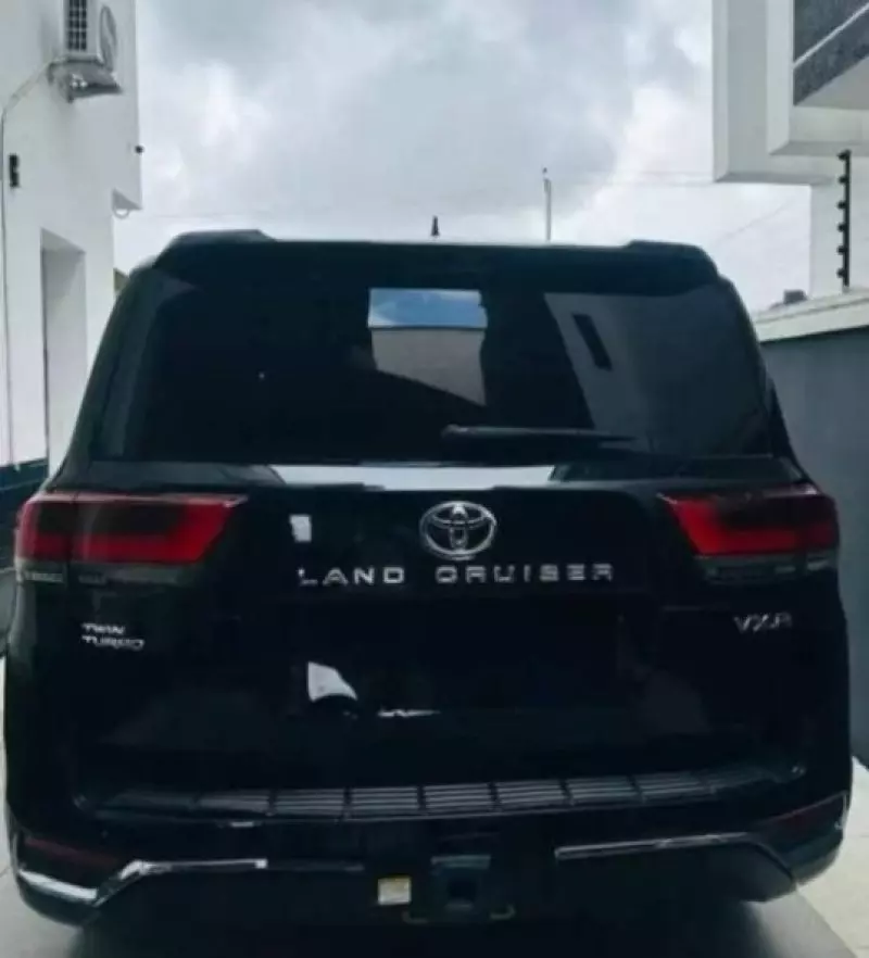 Toyota Land Cruiser   - 2022