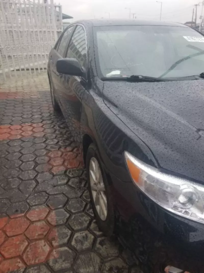 Toyota camry   - 2011