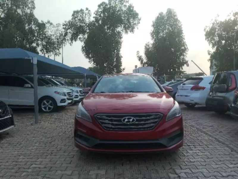 Hyundai Sonata   - 2016
