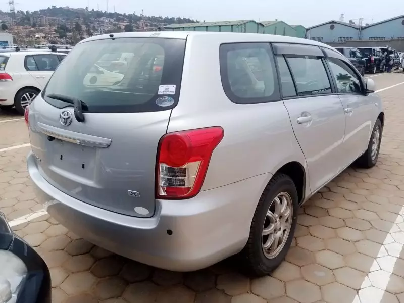 Toyota Fielder    - 2010