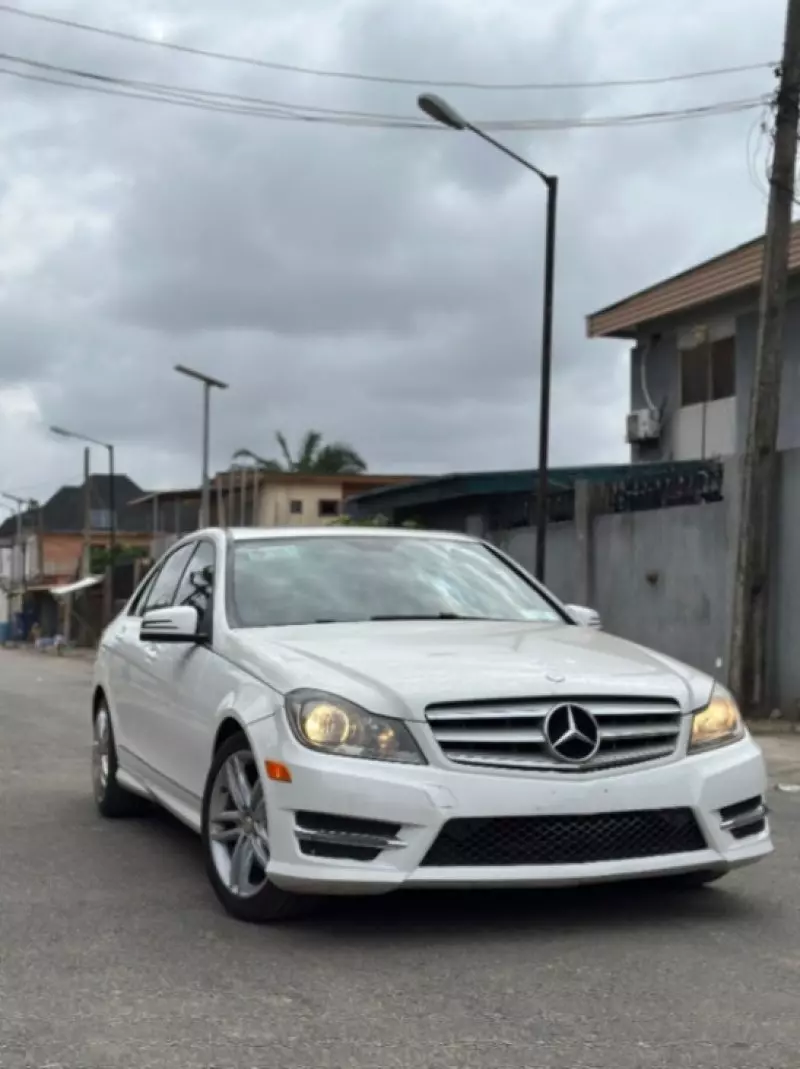Mercedes-Benz C 300   - 2014