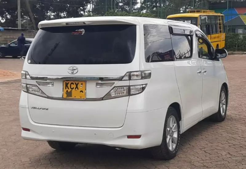 Toyota Vellfire    - 2012