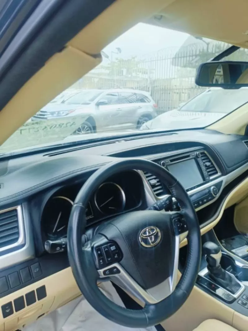 Toyota Highlander - 2016