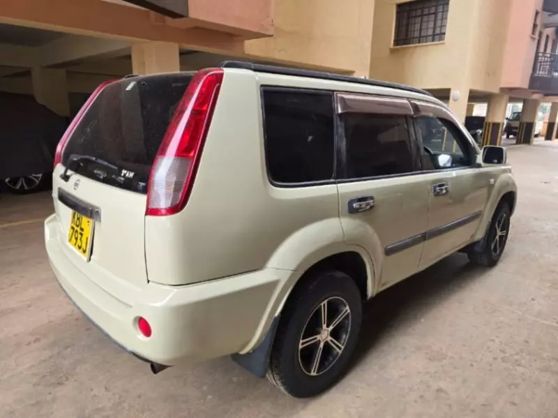 Nissan X-Trail   - 2004