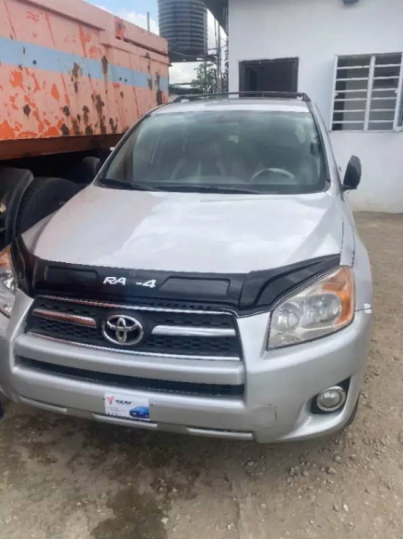 Toyota RAV4   - 2010