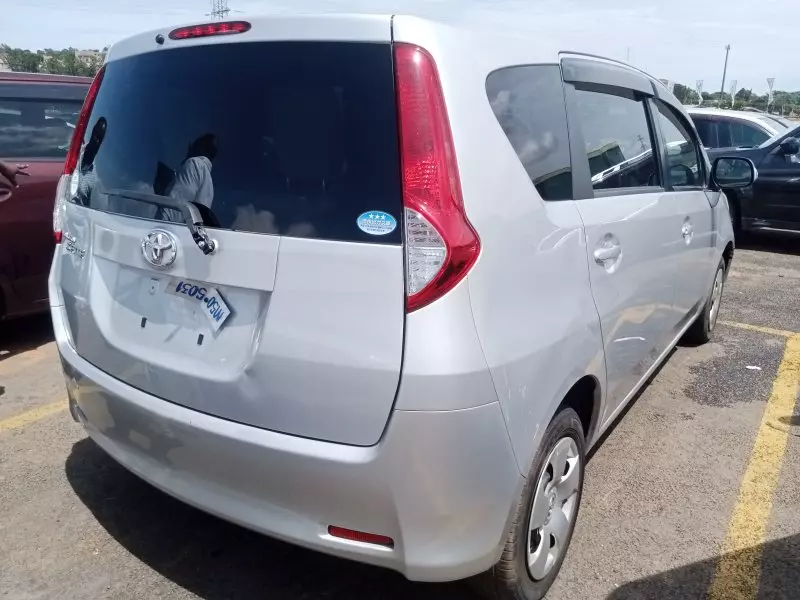 Toyota Passo Sette   - 2011