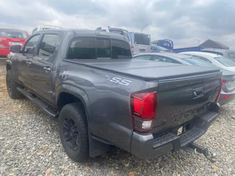 Toyota Tacoma   - 2021