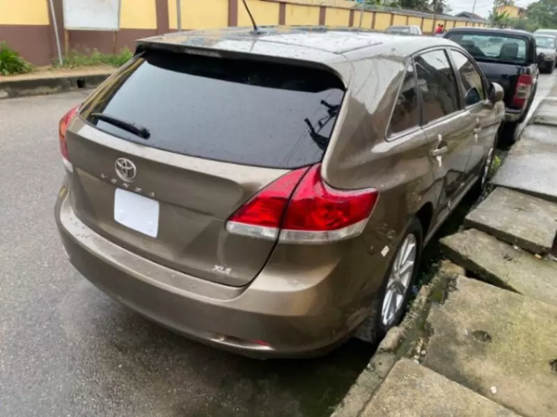 Toyota Venza   - 2010