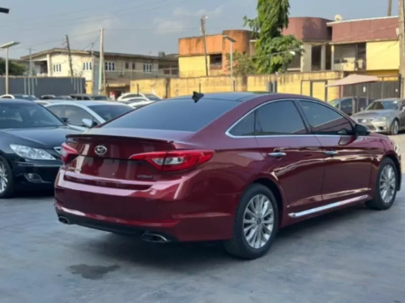 Hyundai Sonata   - 2015
