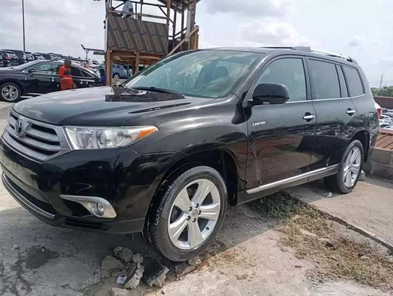 Toyota Highlander   - 2011