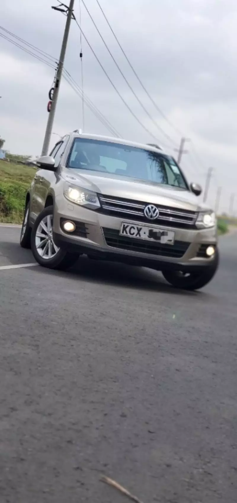 Volkswagen Tiguan   - 2012