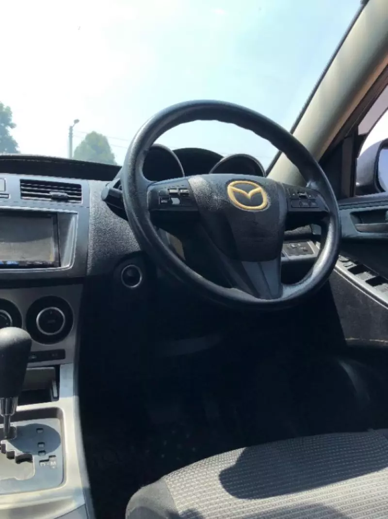 Mazda Axela    - 2012