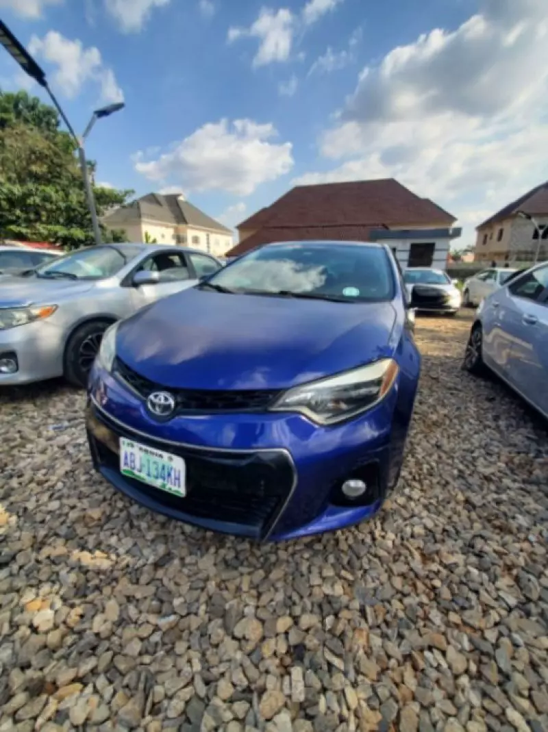 Toyota Corolla   - 2015
