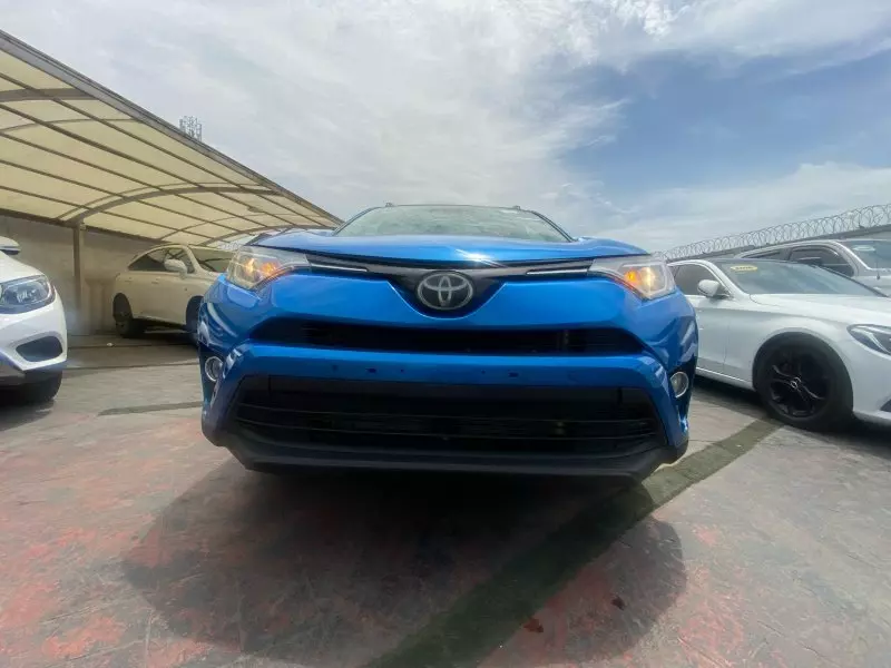 Toyota RAV 4   - 2017