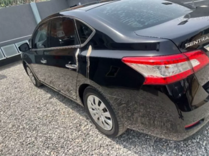 Nissan Sentra   - 2015