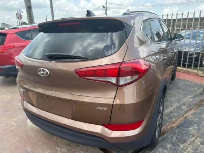 Hyundai TUCSON   - 2016