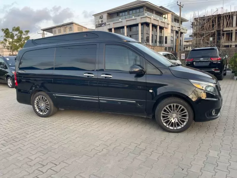 Mercedes-Benz metris   - 2017