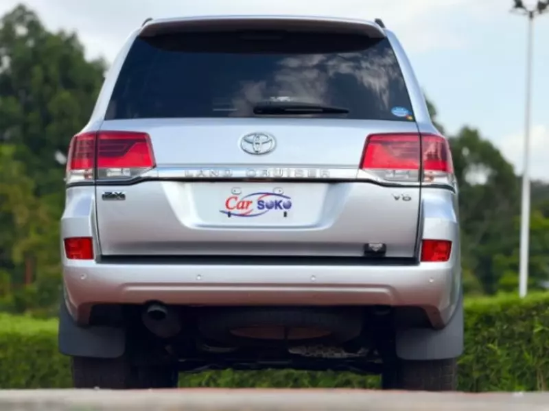 Toyota Land Cruiser   - 2018