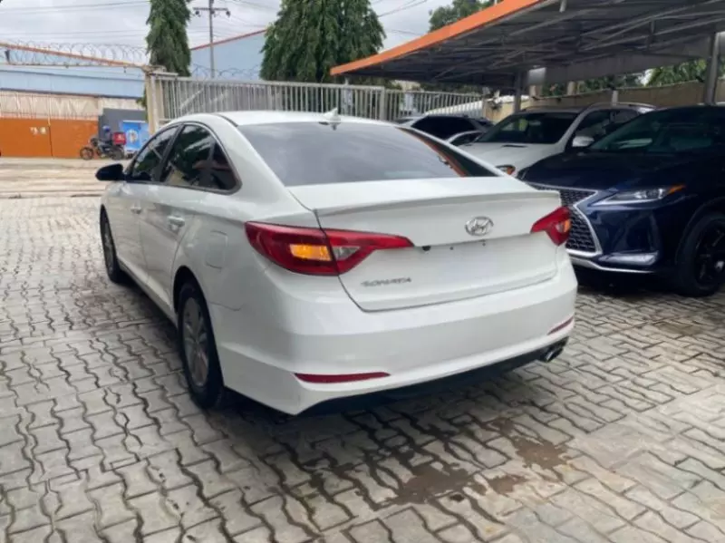Hyundai Sonata   - 2015