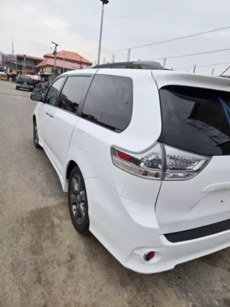 Toyota Sienna